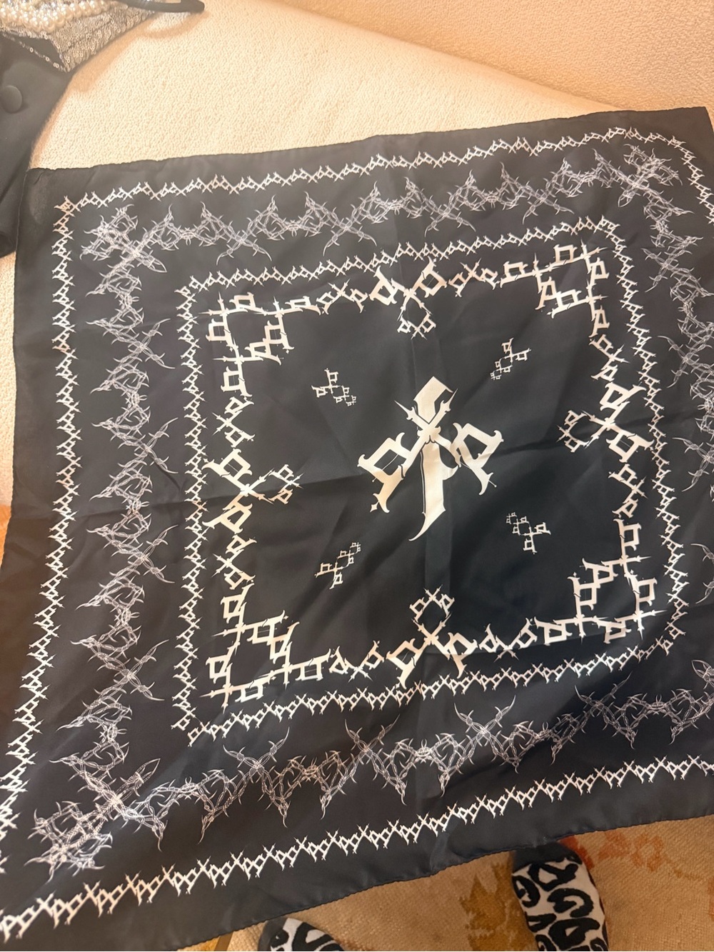 INDELIBLE LIVE TATTOO CULTURE INSPIRED 100% Italian silk Bandana Black & white